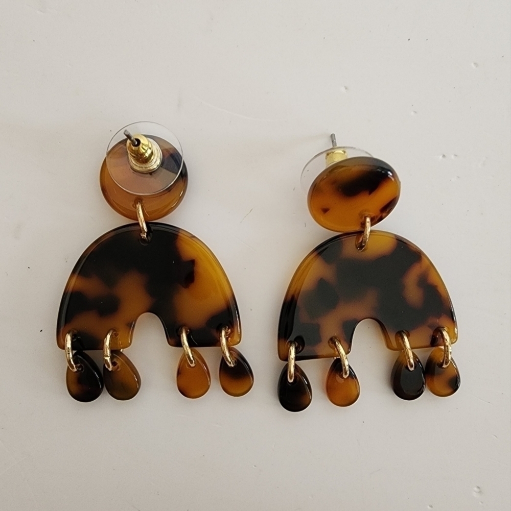 NEW Small Tortoise Boho Brown Arch Abstract Resin Earrings - Picture 7 of 7